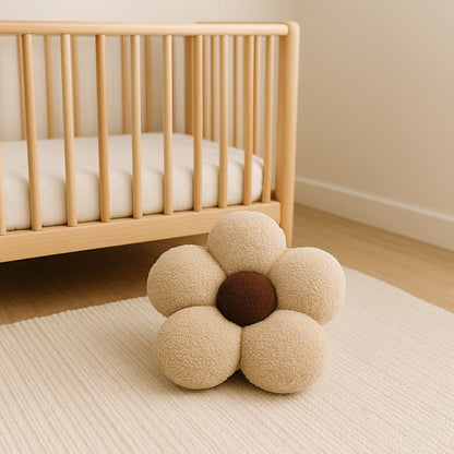 Sierkussen Bloem van teddy bouclé in beige met bruin hart, Ø 40 cm