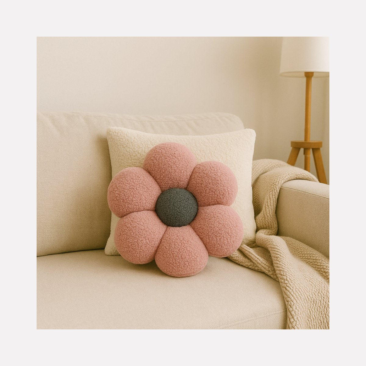 Sierkussen / Kussentje- Bloem – Kussentje – Teddy Bouclé – Ø 40 cm – Zacht Roze & Grijs