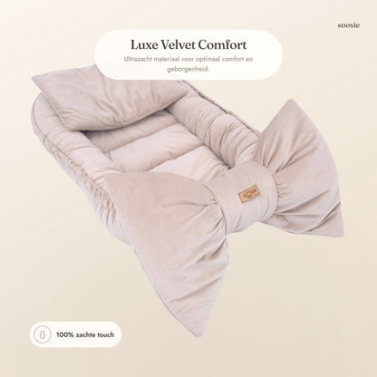 Babynestje Velvet Bow beige – luxe velvet, ultrazacht materiaal