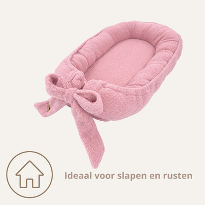 Soosie Teddy Bow babynestje met strik, roze — vooraanzicht met strik