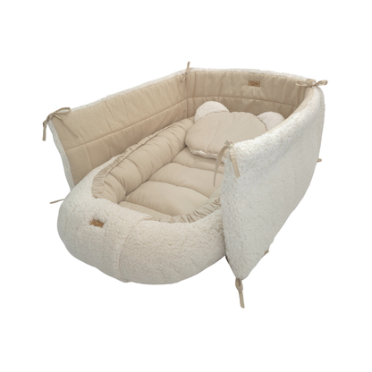 Soosie - Babynestje + Kussentje + Bedomrander — 3-delige set - Teddy Cream / Katoen Beige — Dubbelzijdig — 90×50 cm nest & 180×30 cm bumper — OEKO-TEX