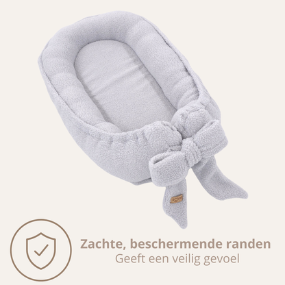 Teddy Bow Babynestje – Zacht Teddy Babynest met Uitneembaar Matras en Decoratieve Strik – Grijs
