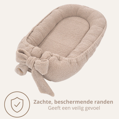 Teddy Bow Babynestje – Zacht Teddy Babynest met Uitneembaar Matras en Decoratieve Strik – Beige/Bruin