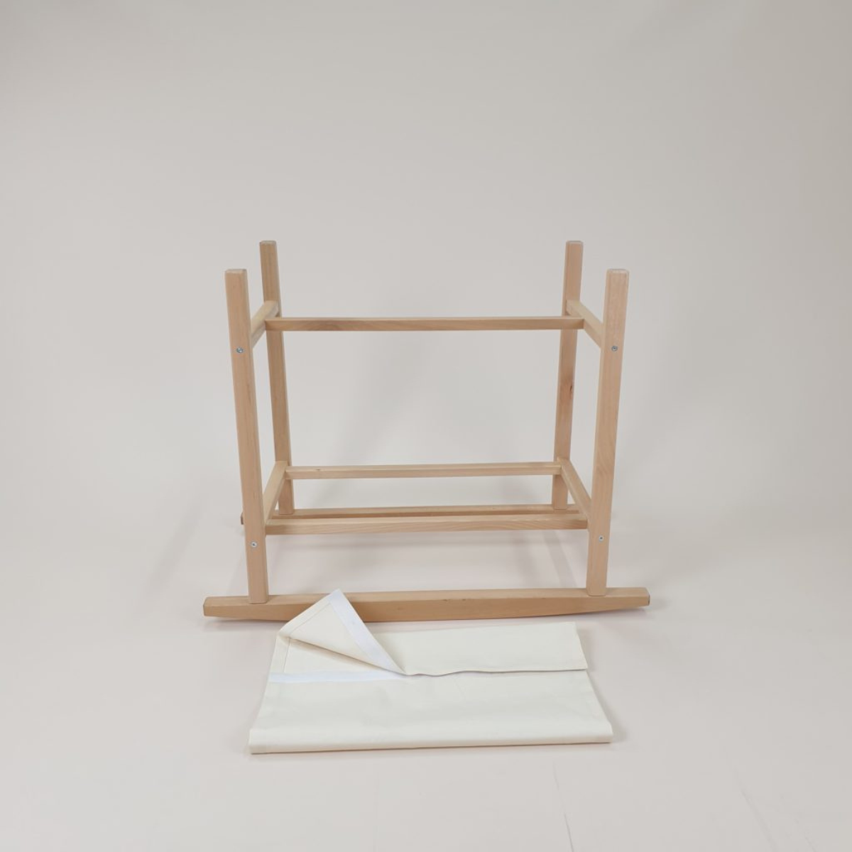 Soosie - Teddy Bouclé - Mozesmand - Baby Wieg met Schommelbasis - Natuurlijk Beukenhout – Grijs – 75×36 – Met Matras