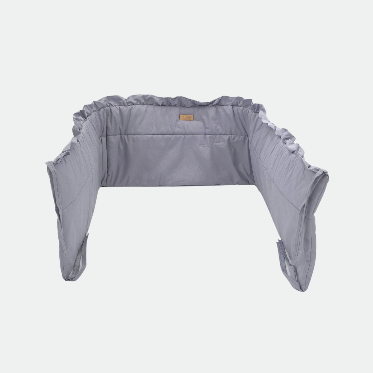 Bedomrander – FRILL Collectie – Grijs – 180×32 cm – met sierlijke ruches – ademend katoen – met striklinten