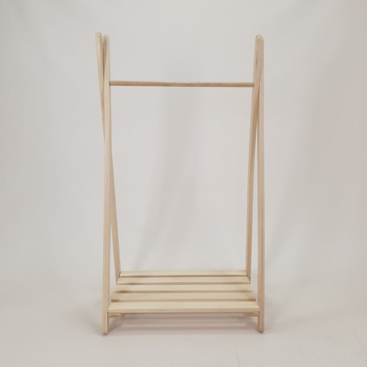 Soosie Kinder Kledingrek – Massief Beukenhout – Met Legplank – 120×70×40 cm – Naturel