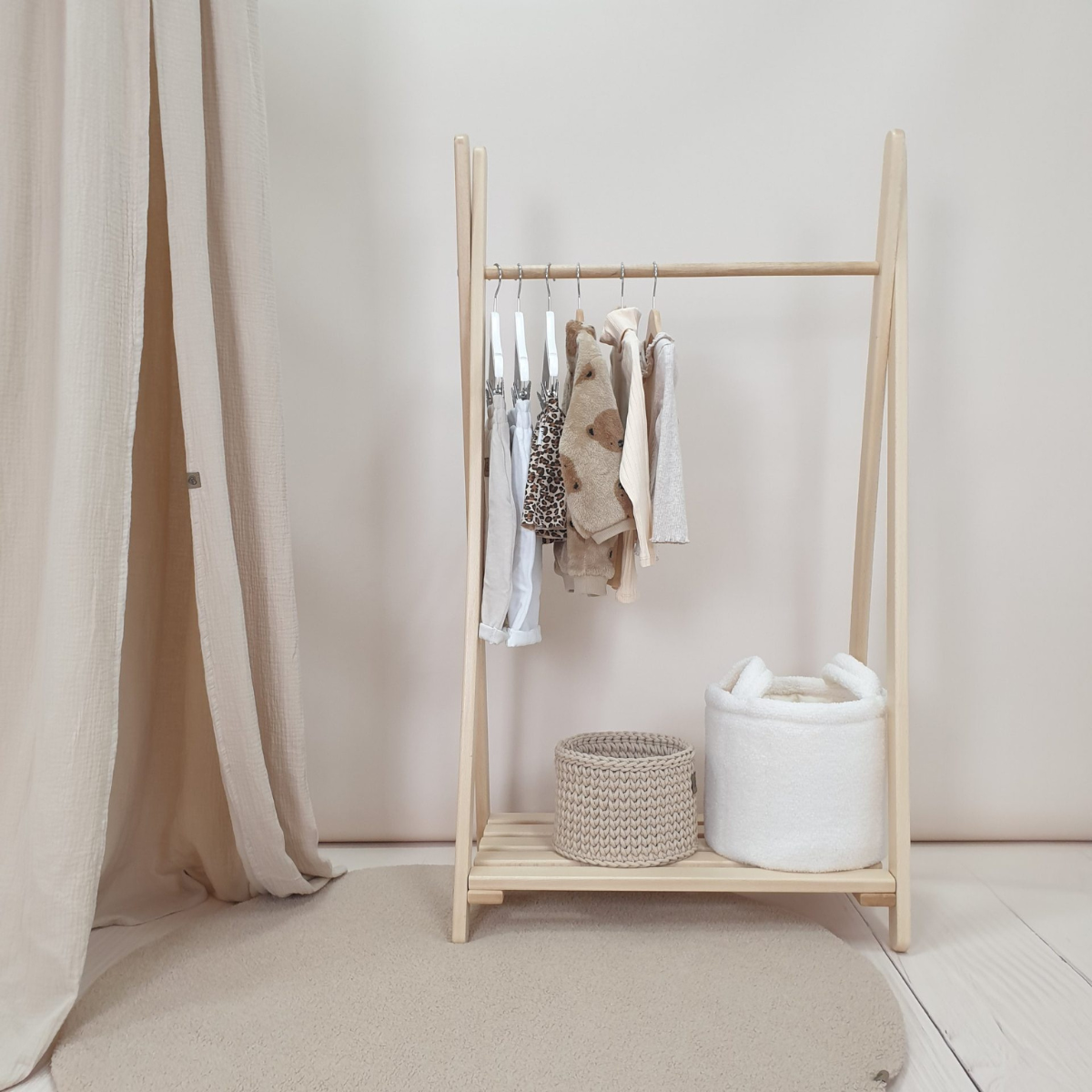 Soosie Kinder Kledingrek – Massief Beukenhout – Met Legplank – 120×70×40 cm – Naturel