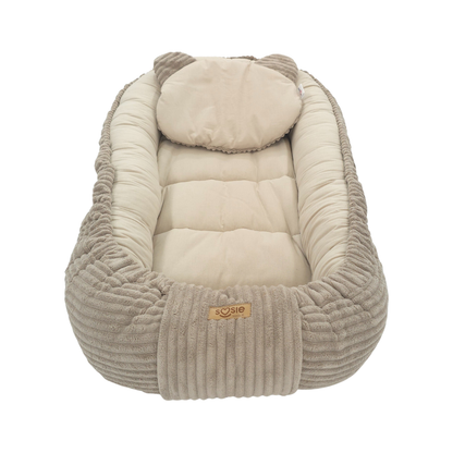 Soosie Babynestje – Corduroy & Katoen – Dubbelzijdig – Beige – 90×50 cm, Verstelbaar met Strikkoorden – Inclusief Kussentje